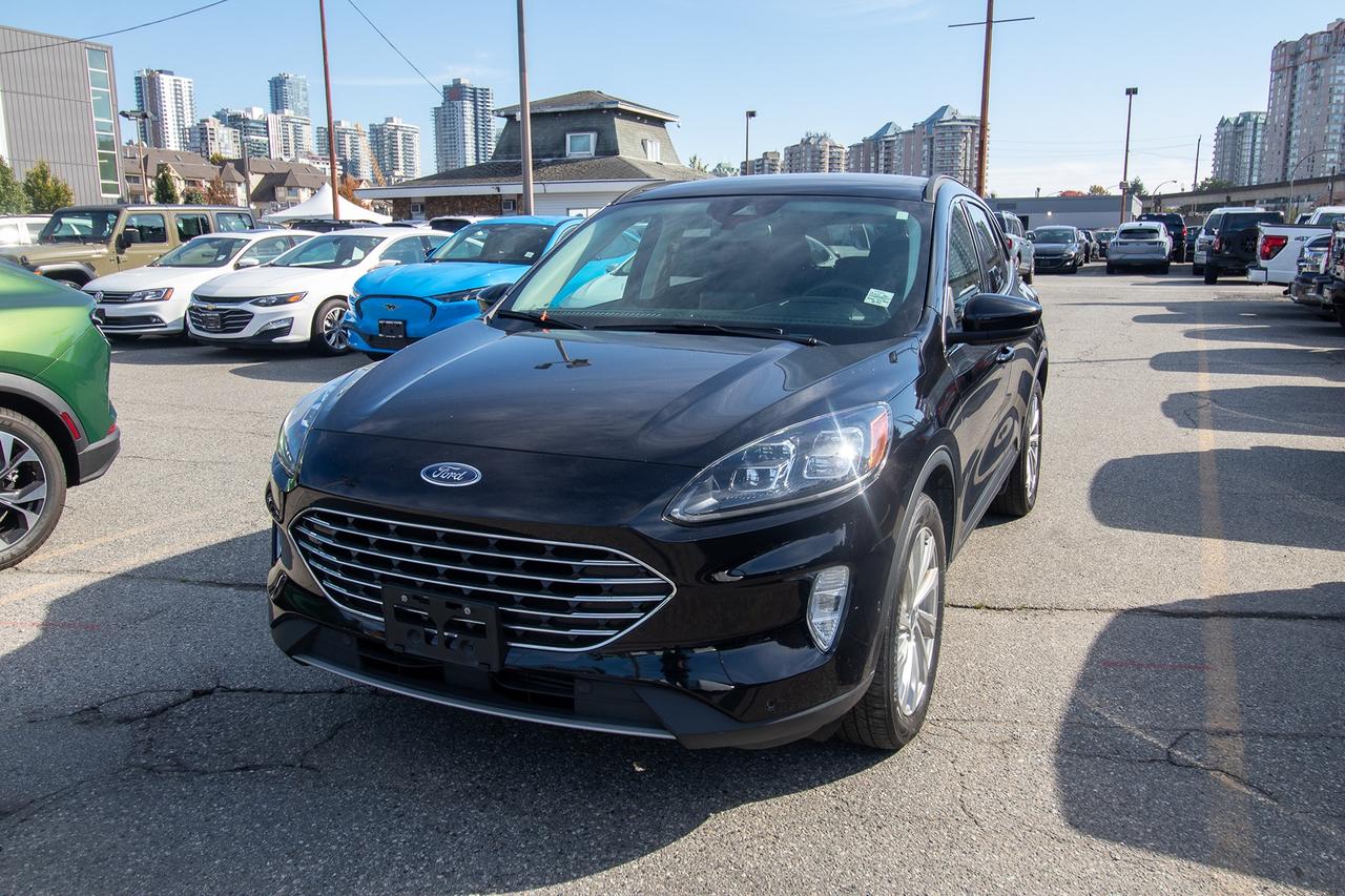 2022 Ford Escape Titanium AWD Photo0