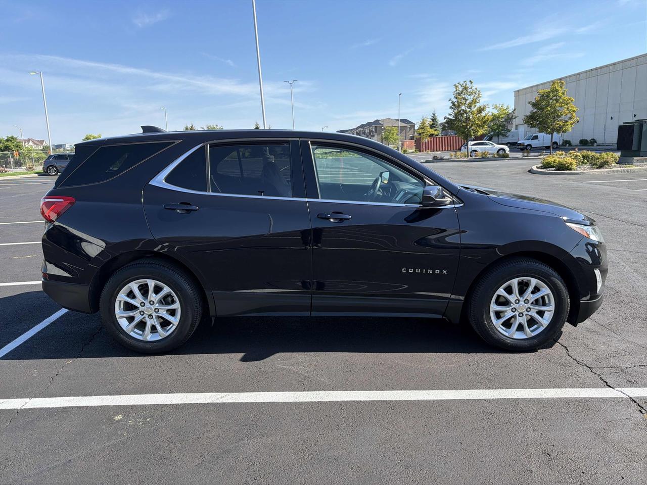 2020 Chevrolet Equinox LT Photo3