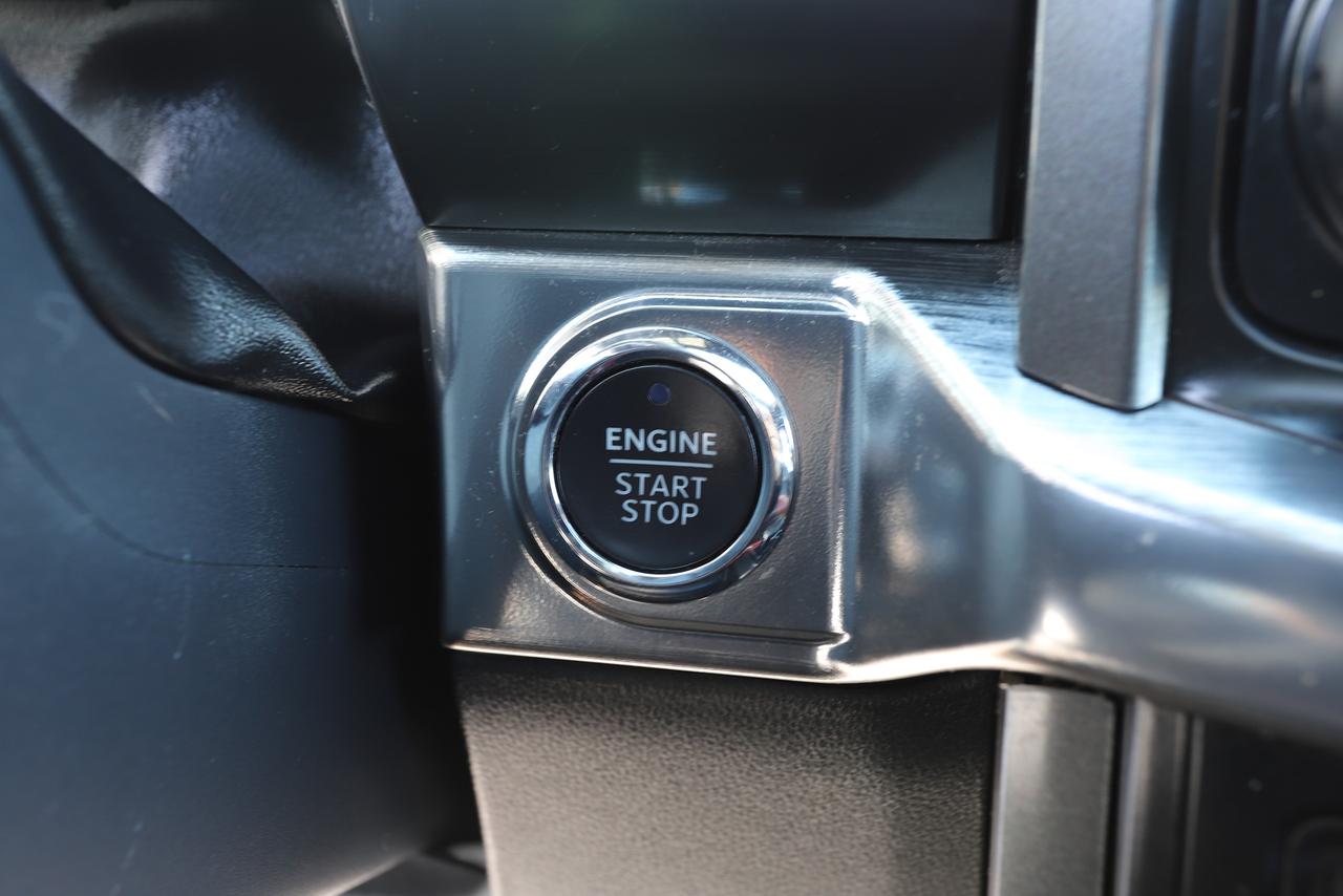 2023 Ford F-150 Lariat 4WD SuperCrew 5.5' Box Photo