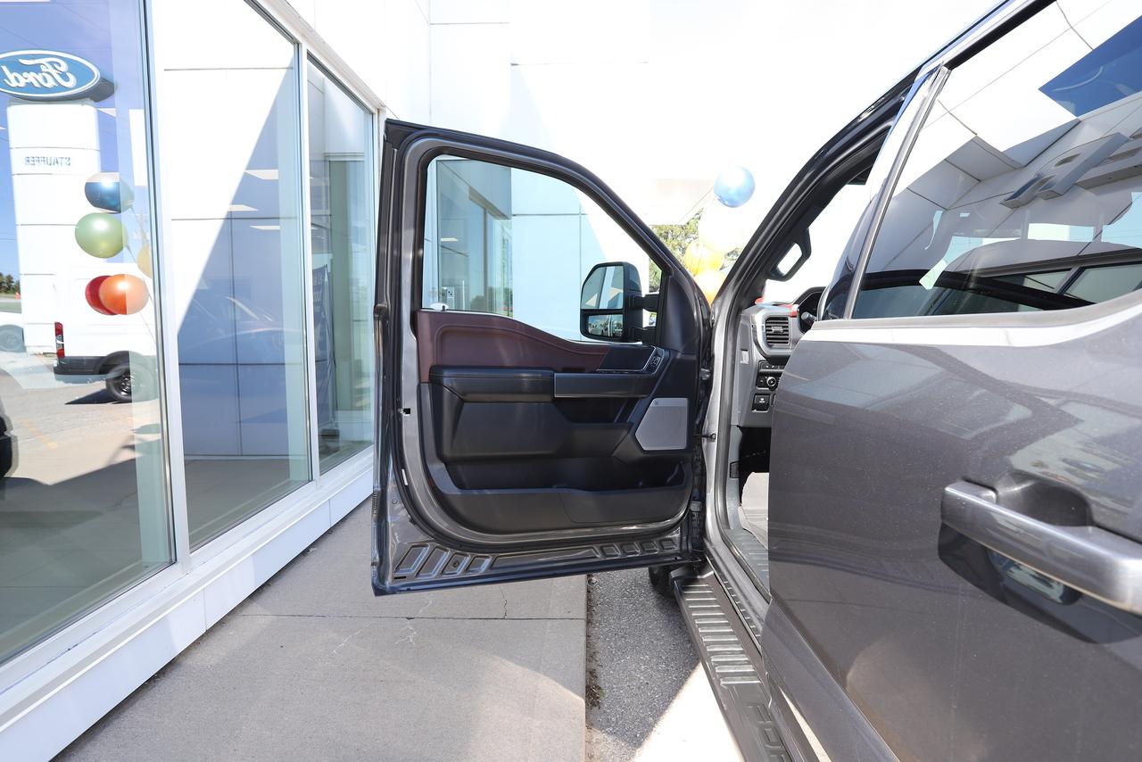 2023 Ford F-150 Lariat 4WD SuperCrew 5.5' Box Photo