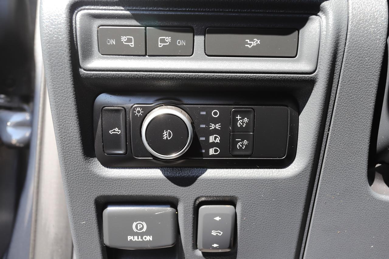 2023 Ford F-150 Lariat 4WD SuperCrew 5.5' Box Photo