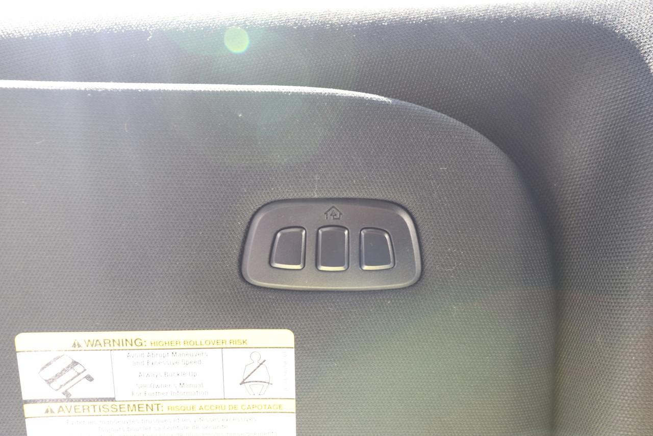 2023 Ford F-150 Lariat 4WD SuperCrew 5.5' Box Photo