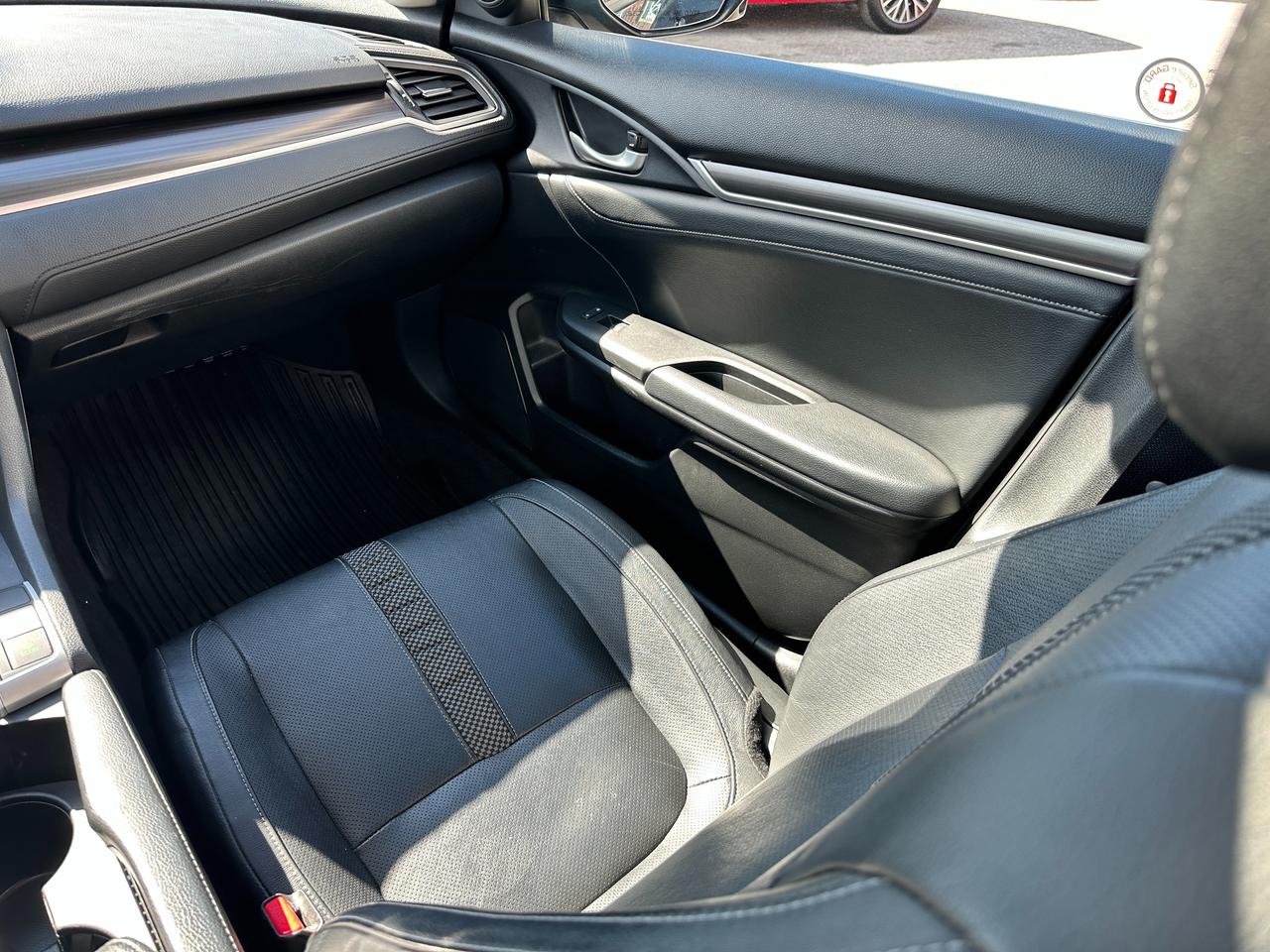 2020 Honda Civic Touring Sunroof Heated Leather SafetyFeatures NAV Photo