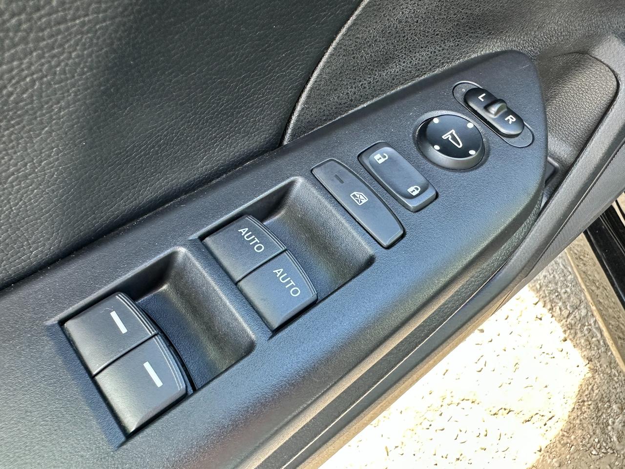 2020 Honda Civic Touring Sunroof Heated Leather SafetyFeatures NAV Photo