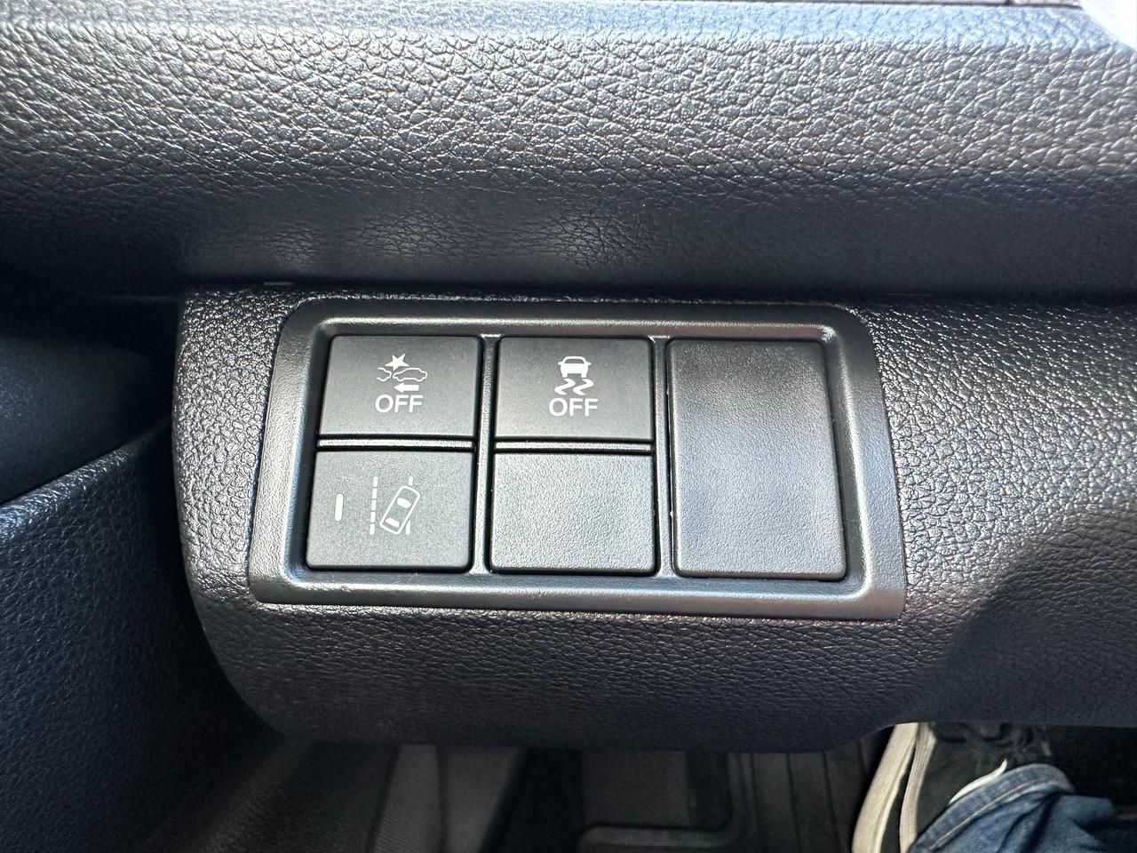 2020 Honda Civic Touring Sunroof Heated Leather SafetyFeatures NAV Photo