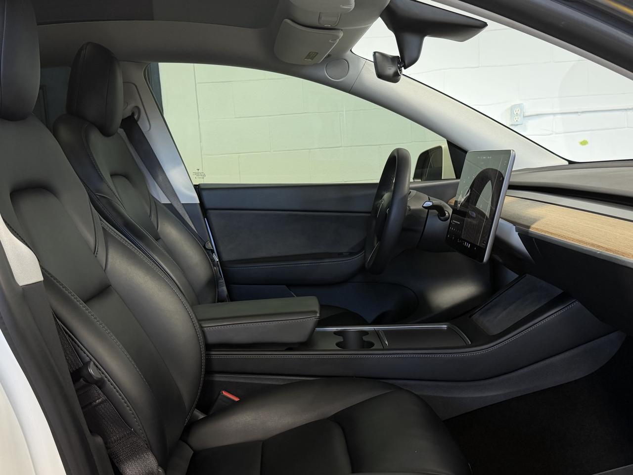 2021 Tesla Model Y LONG RANGE Photo