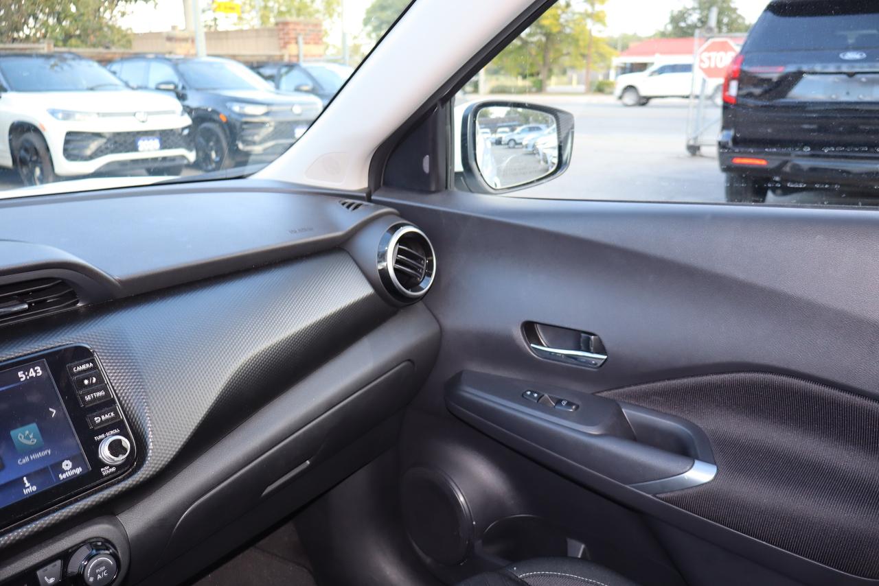 2025 Nissan Kicks SV FWD Photo