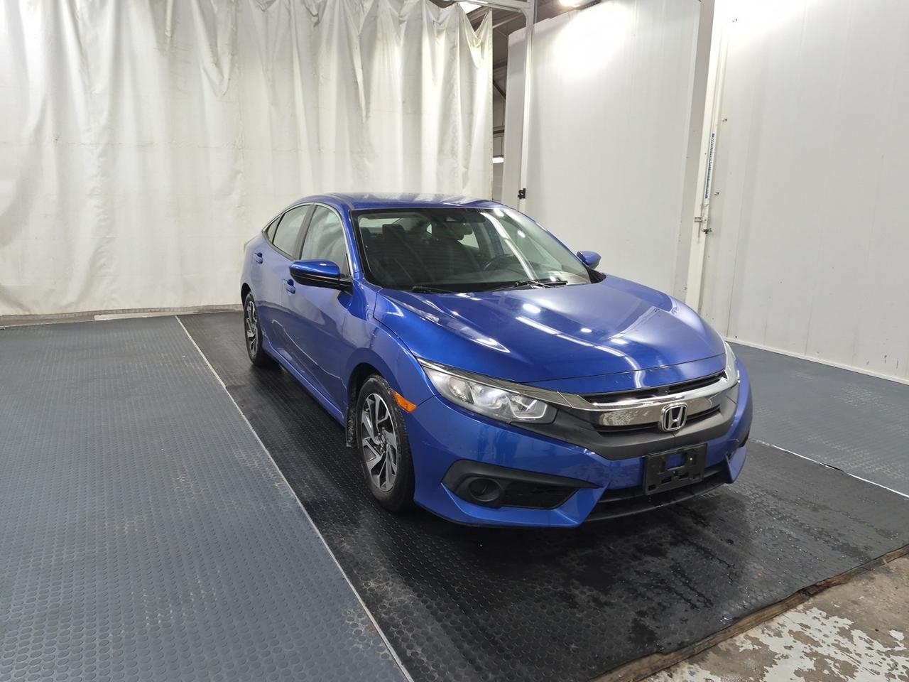 2018 Honda Civic SE - Photo #1