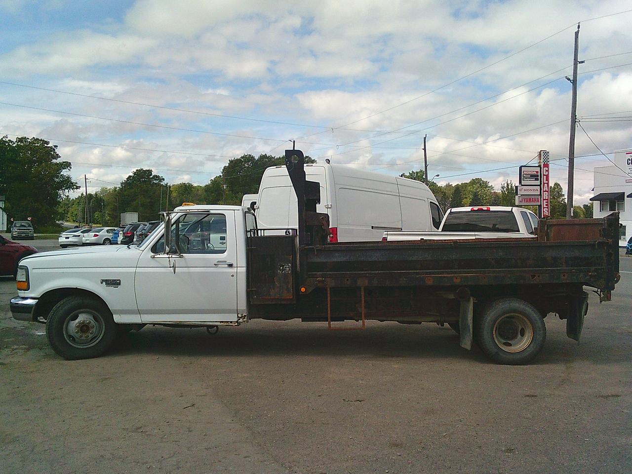1997 Ford F-350 DUMP TRUCK/ Reg Cab 161" WB, 84.0" CA DRW Photo2