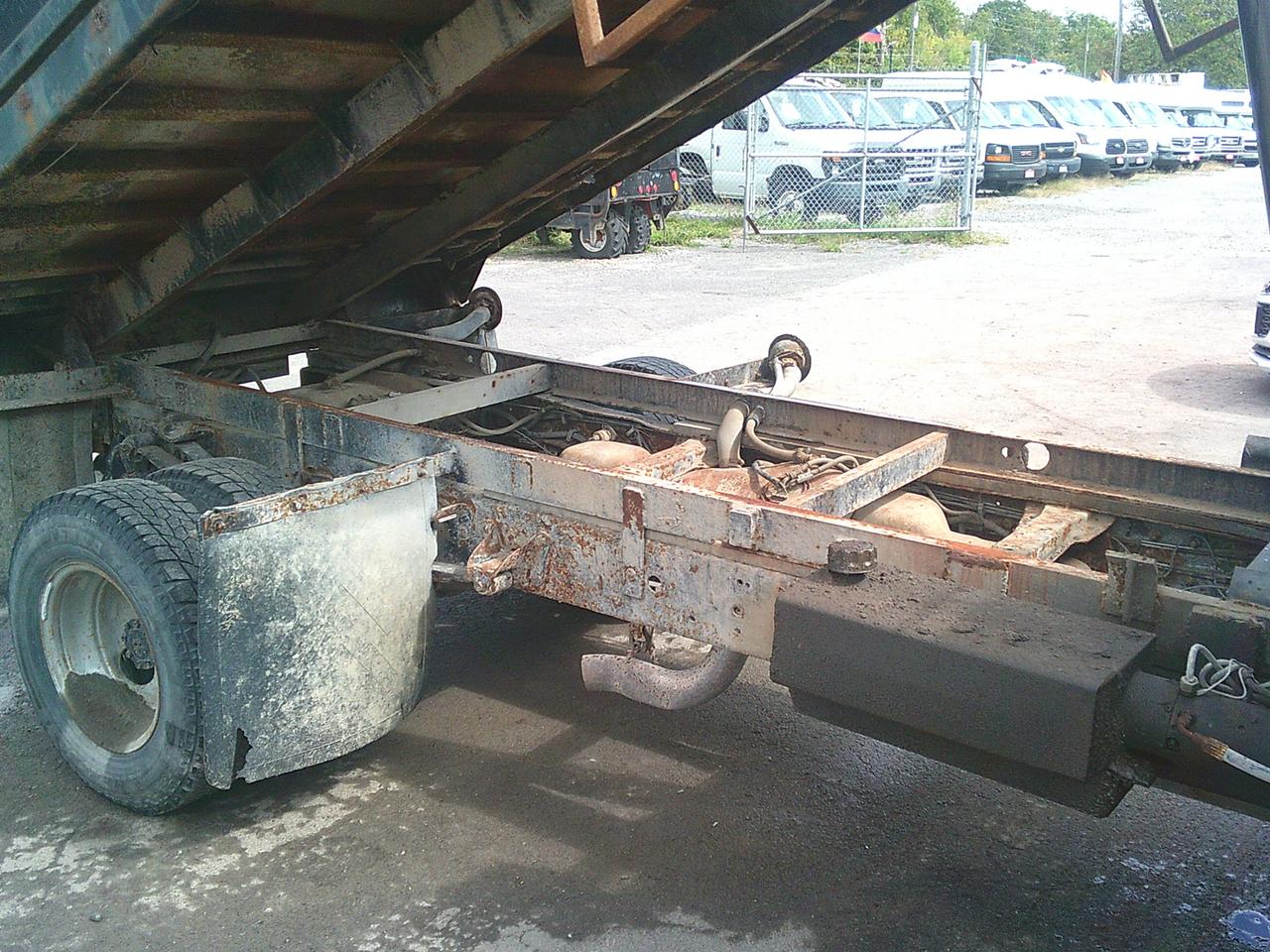 1997 Ford F-350 DUMP TRUCK/ Reg Cab 161" WB, 84.0" CA DRW Photo