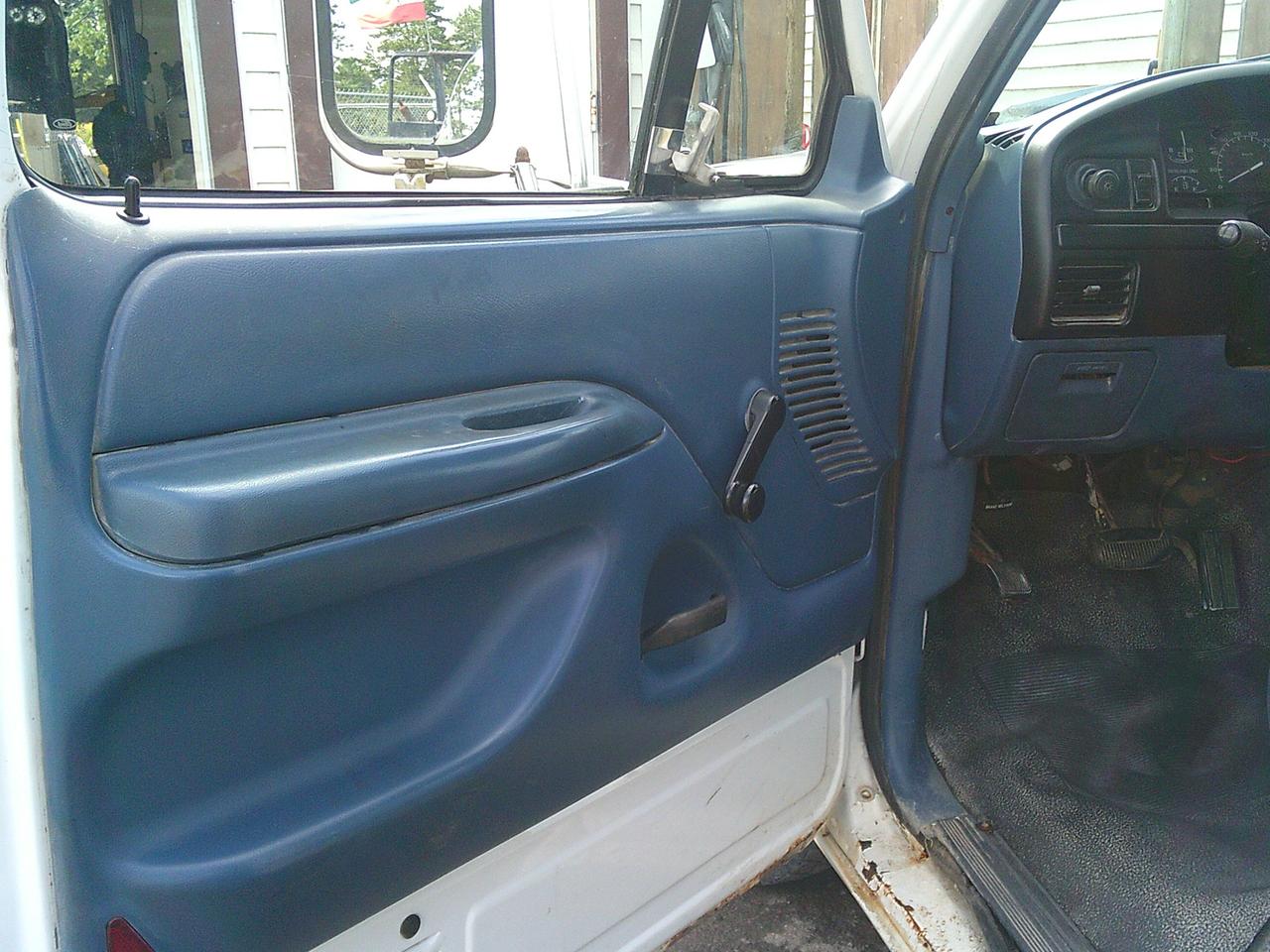 1997 Ford F-350 DUMP TRUCK/ Reg Cab 161" WB, 84.0" CA DRW Photo