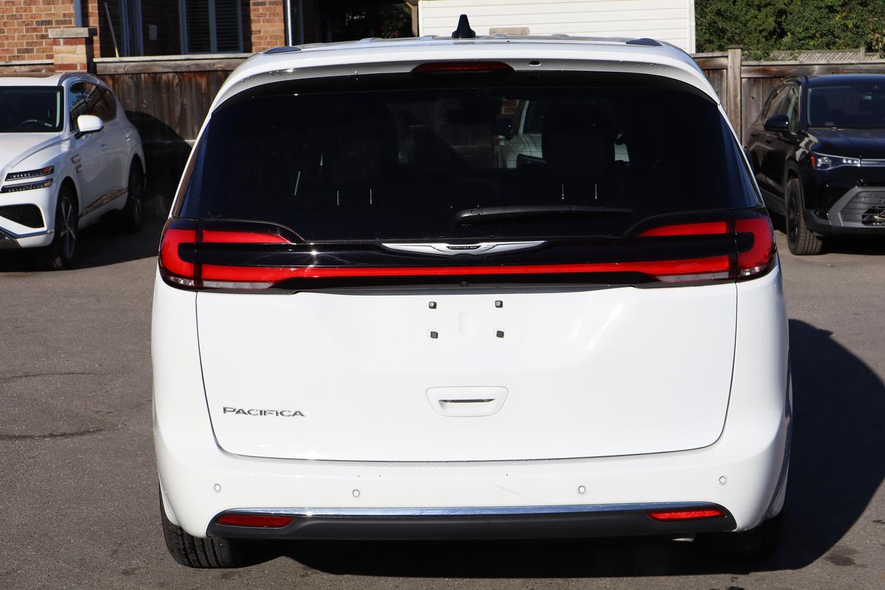2025 Chrysler Pacifica Select FWD Photo4