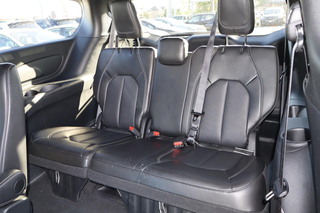 2025 Chrysler Pacifica Select FWD Photo