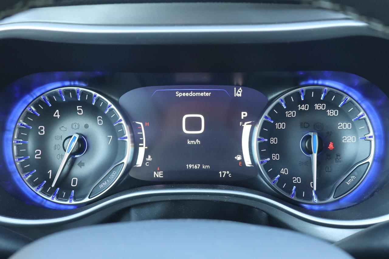 2025 Chrysler Pacifica Select FWD Photo