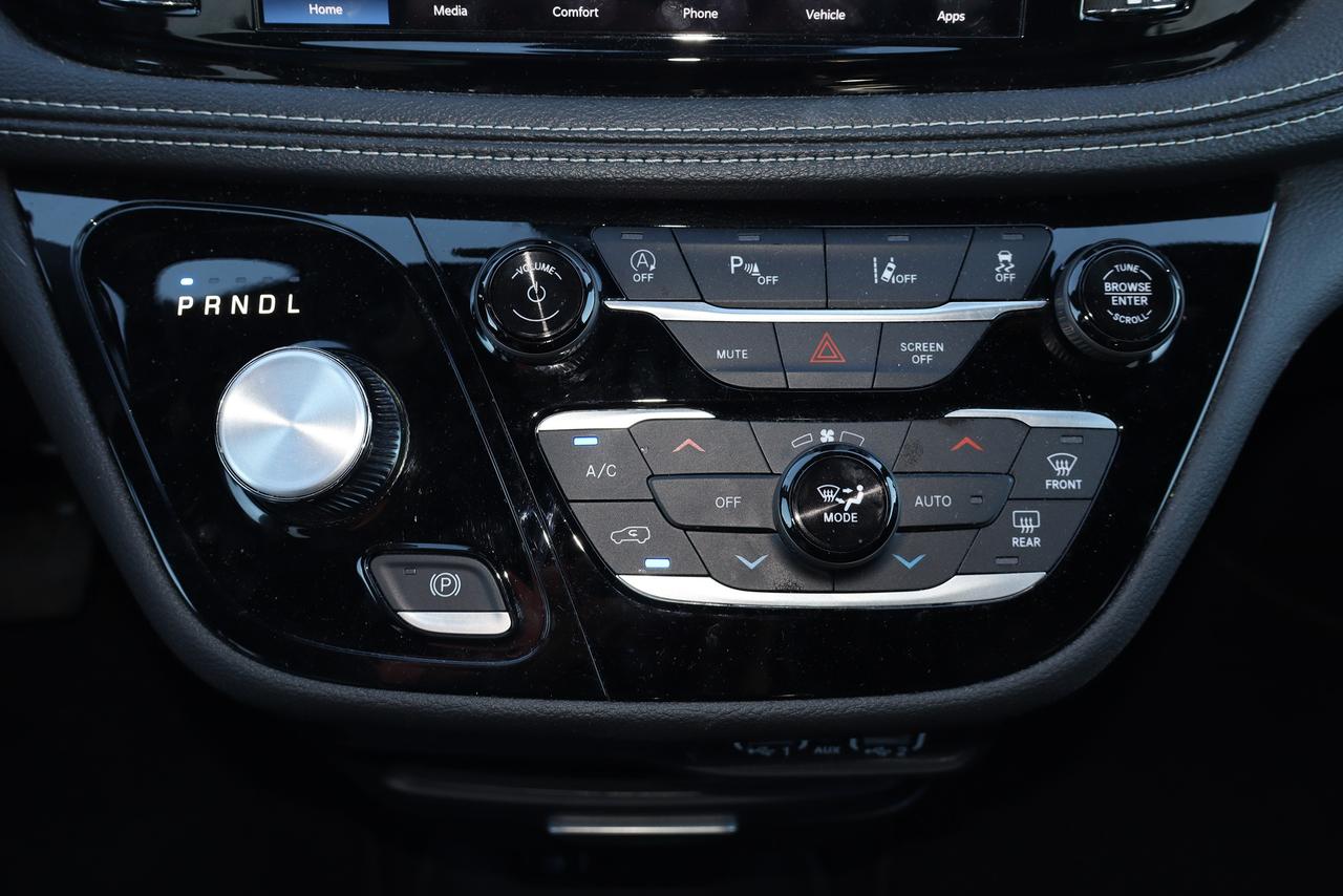 2025 Chrysler Pacifica Select FWD Photo