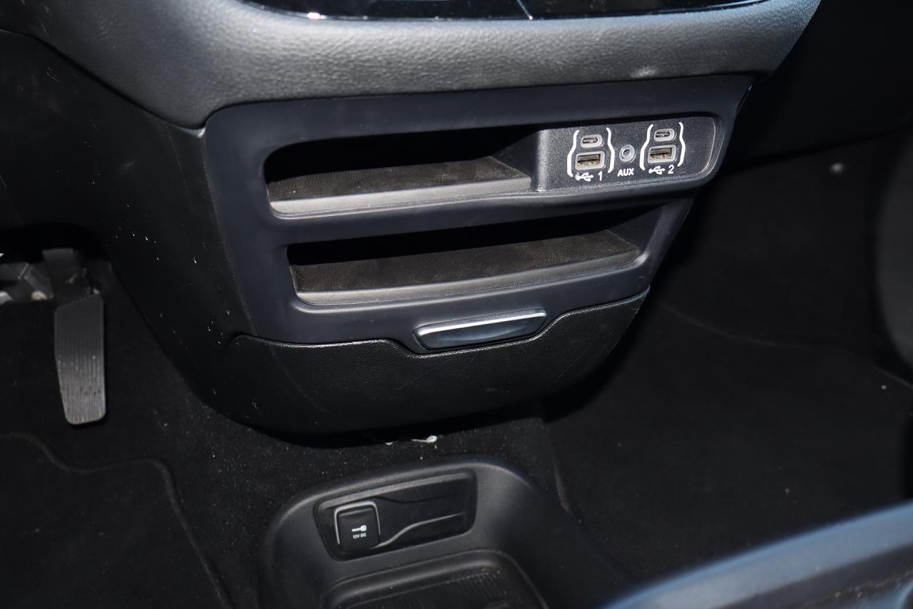 2025 Chrysler Pacifica Select FWD Photo