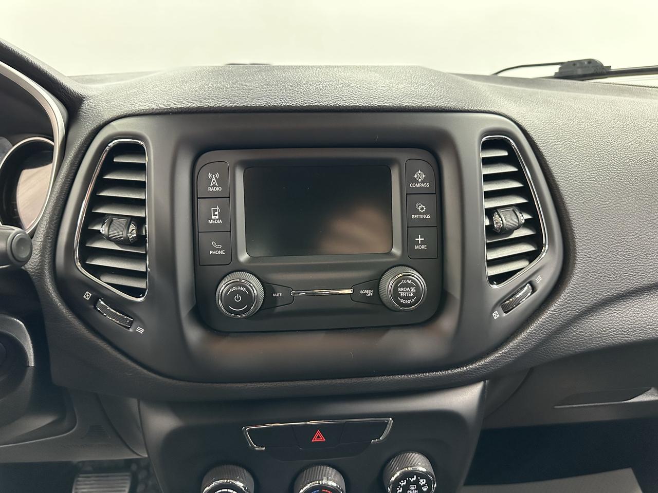 2018 Jeep Compass NORTH Photo28