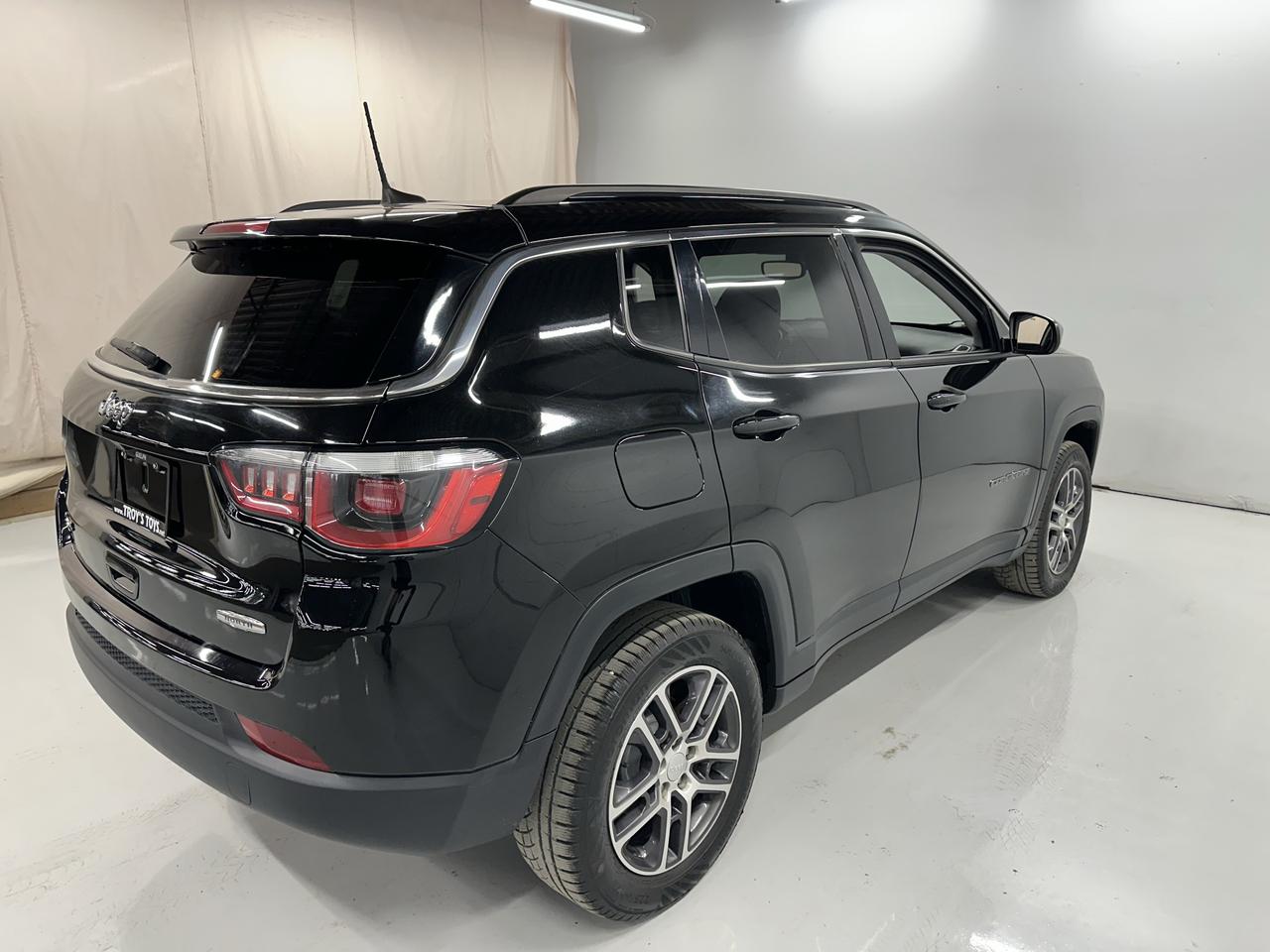 2018 Jeep Compass NORTH Photo36