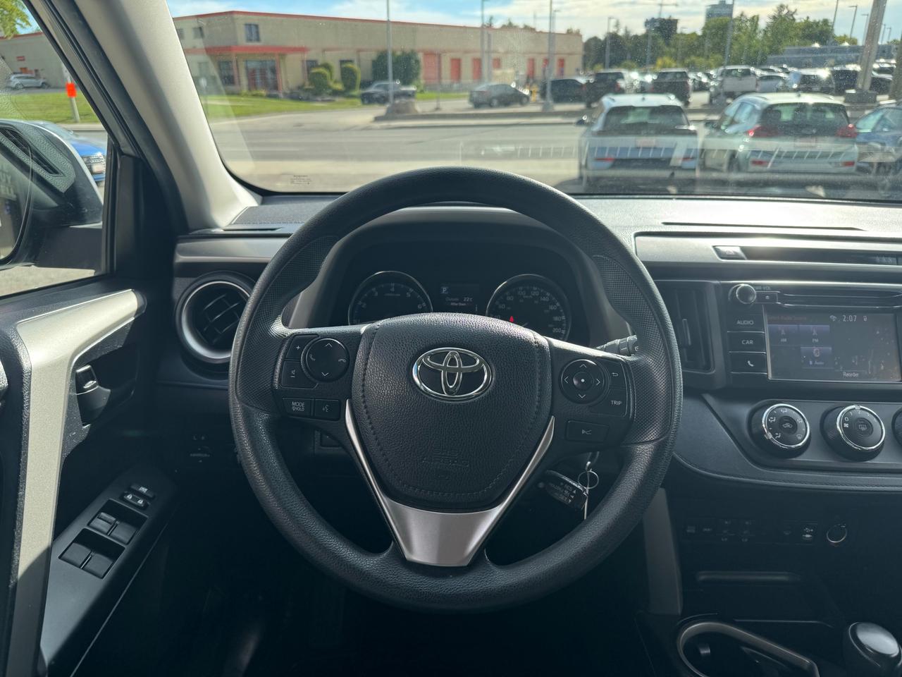 2018 Toyota RAV4 LE AWD | Accident Free | Back up Camera | Heated Seats Photo
