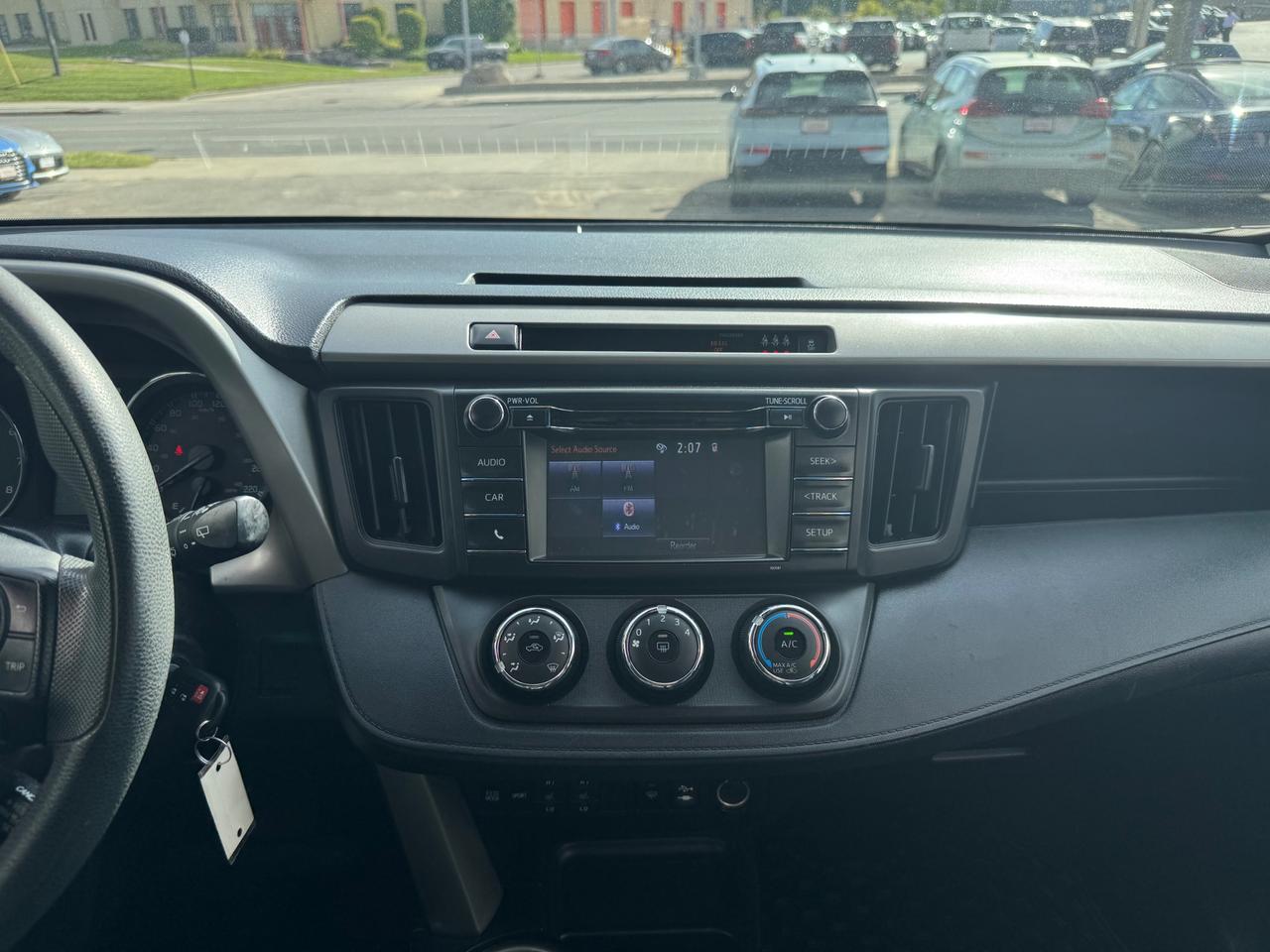2018 Toyota RAV4 LE AWD | Accident Free | Back up Camera | Heated Seats Photo