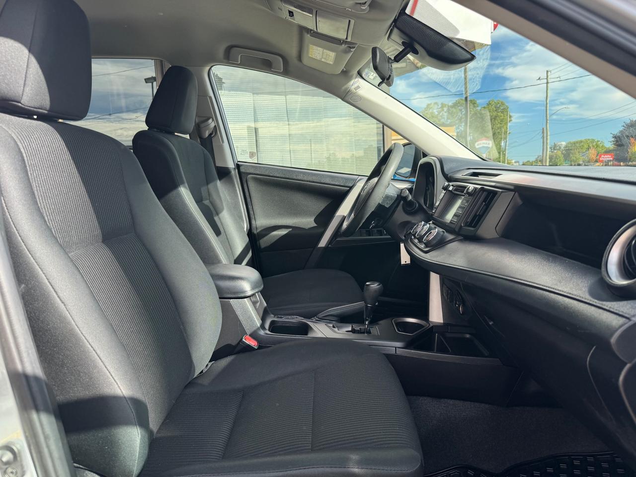 2018 Toyota RAV4 LE AWD | Accident Free | Back up Camera | Heated Seats Photo