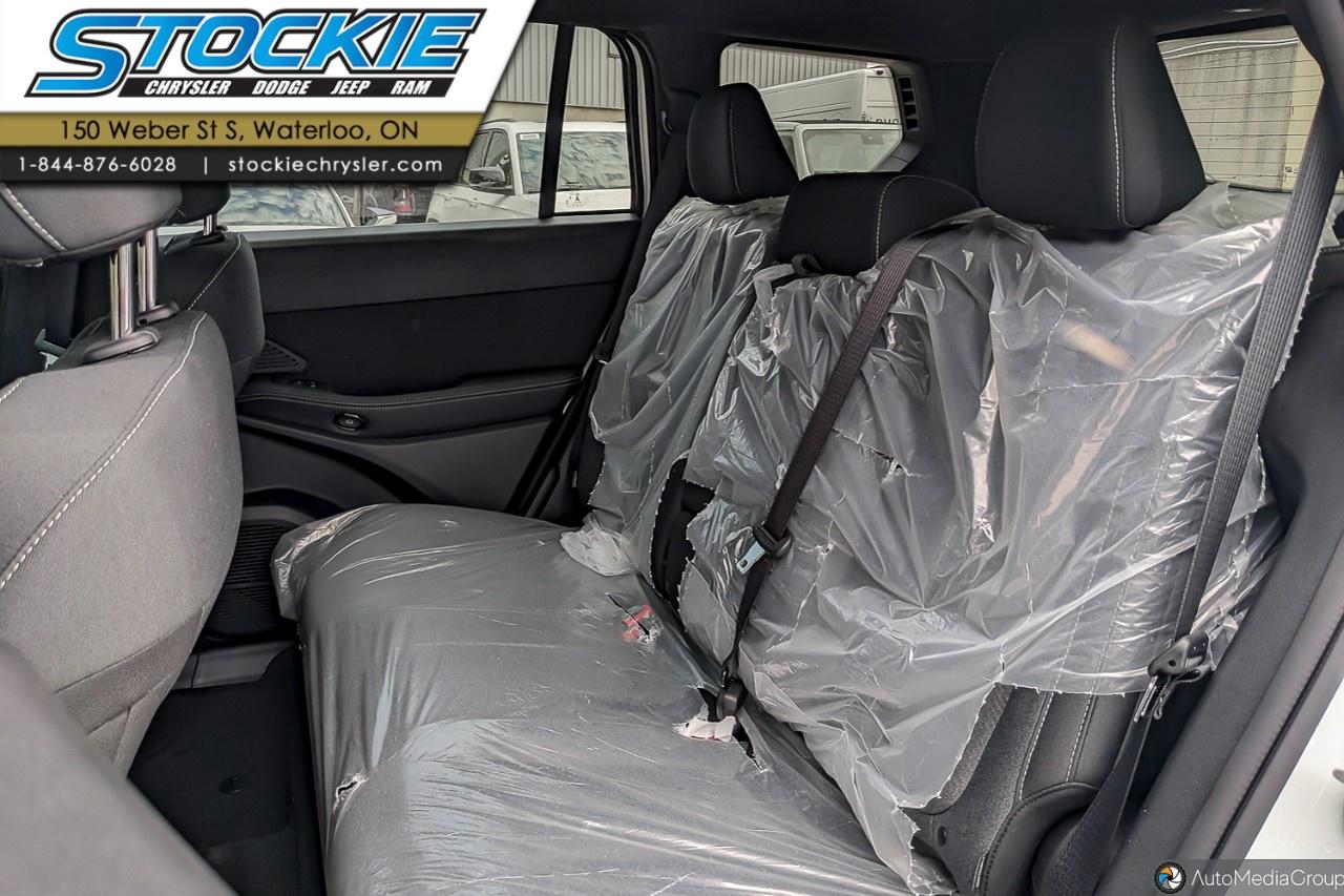 2026 Jeep Cherokee LAREDO 4x4 Photo