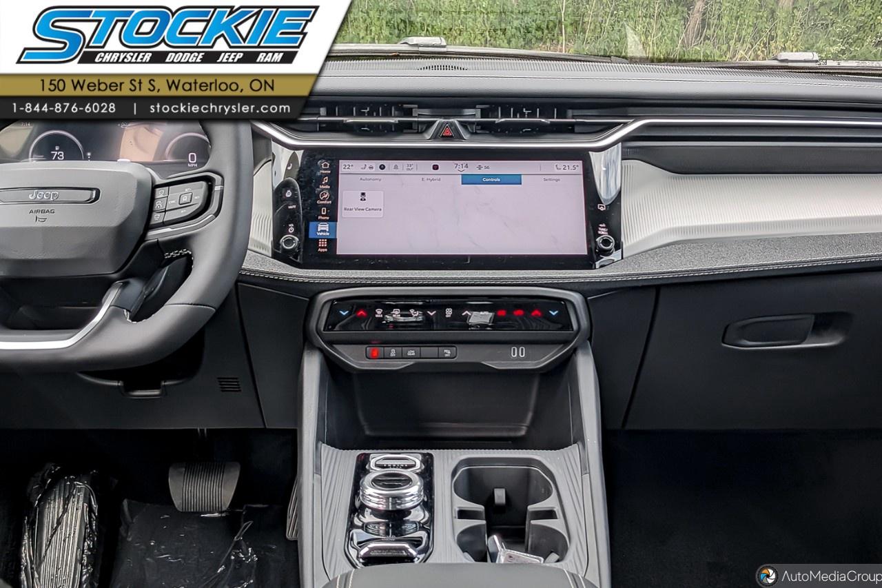 2026 Jeep Cherokee LAREDO 4x4 Photo