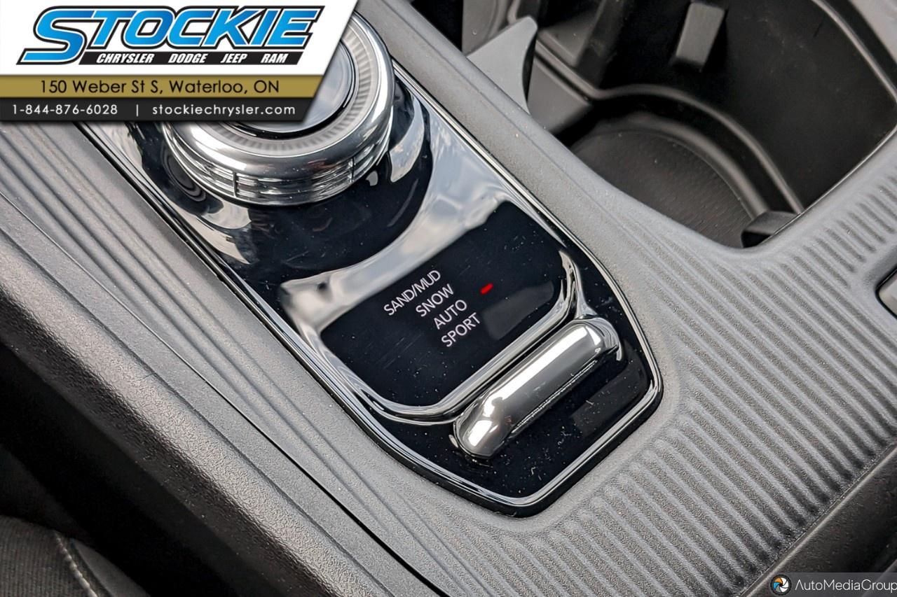 2026 Jeep Cherokee LAREDO 4x4 Photo