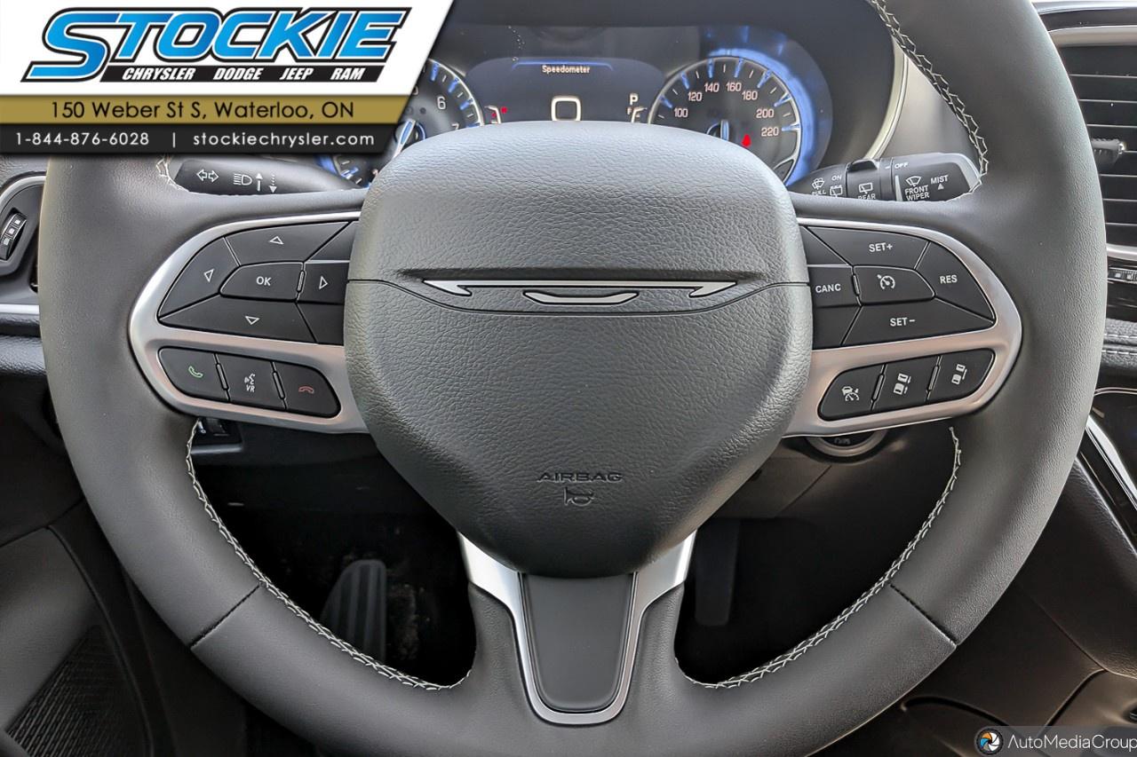 2027 Chrysler Pacifica Select AWD Photo
