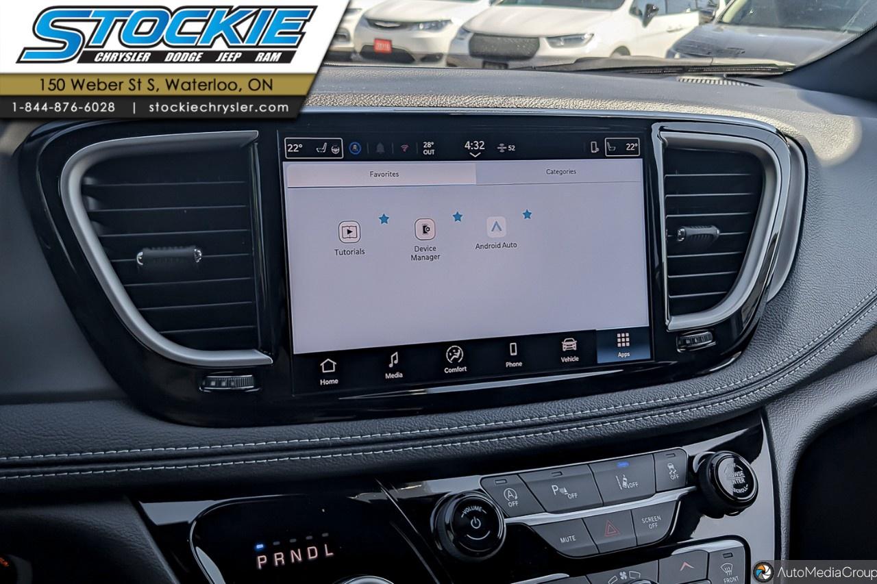 2027 Chrysler Pacifica Select AWD Photo