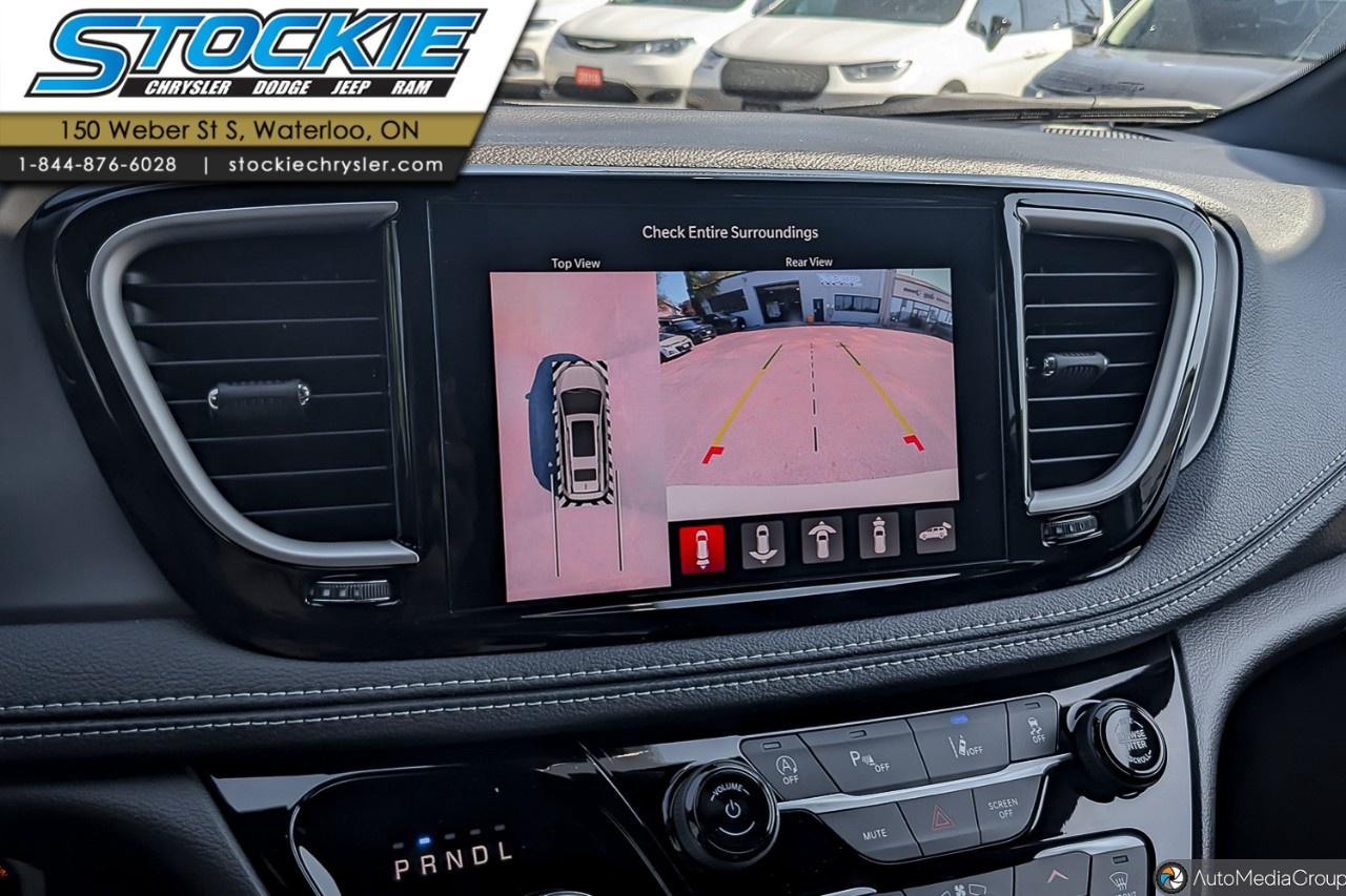 2027 Chrysler Pacifica Select AWD Photo