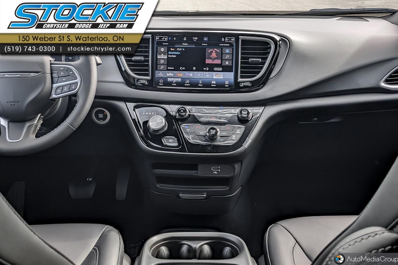 2027 Dodge Grand Caravan SXT 2WD Photo