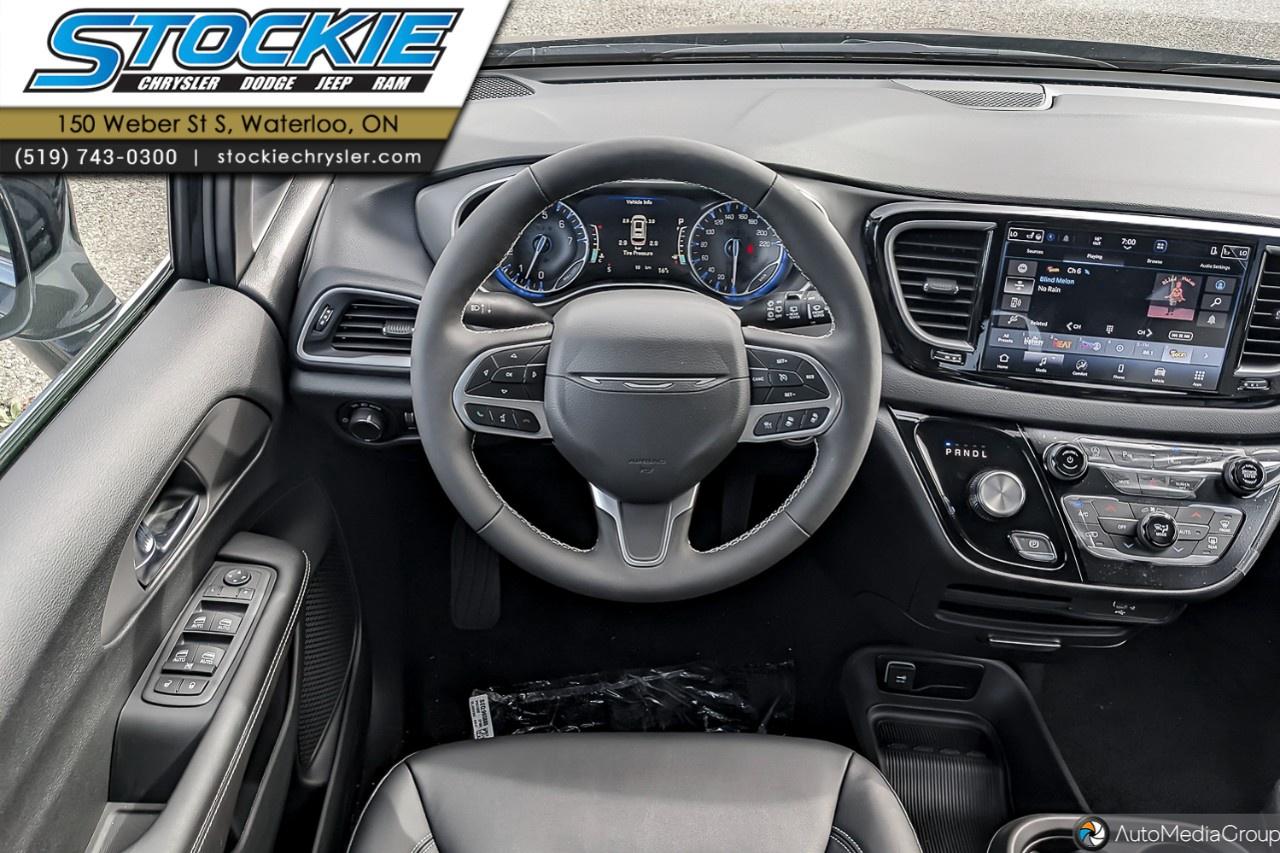 2027 Dodge Grand Caravan SXT 2WD Photo
