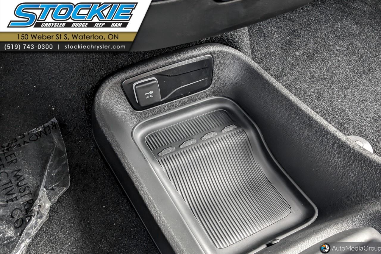 2027 Dodge Grand Caravan SXT 2WD Photo