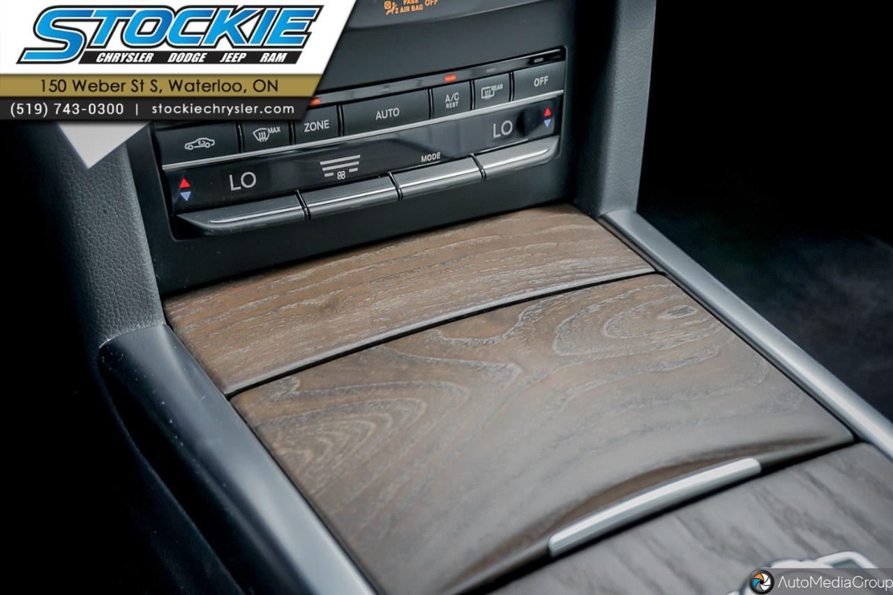 2014 Mercedes-Benz E-Class E 250 BlueTEC 4Matic Sedan Photo