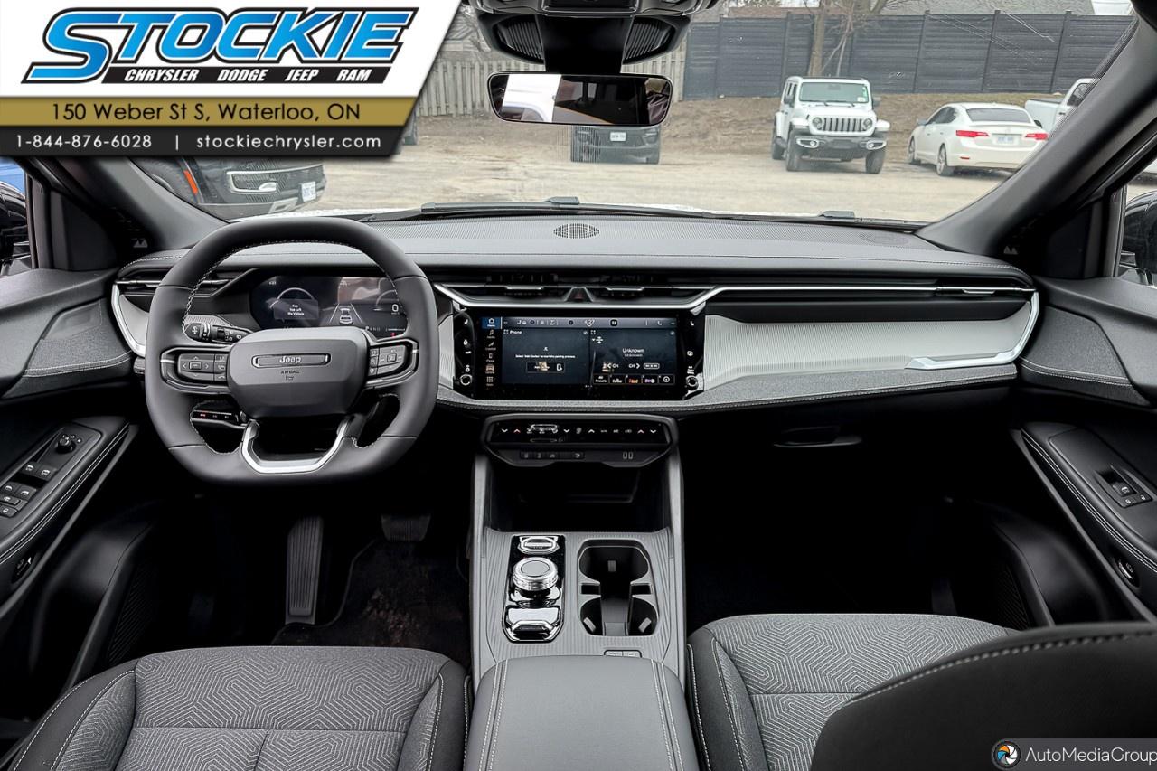 2026 Jeep Cherokee LAREDO 4x4 Photo