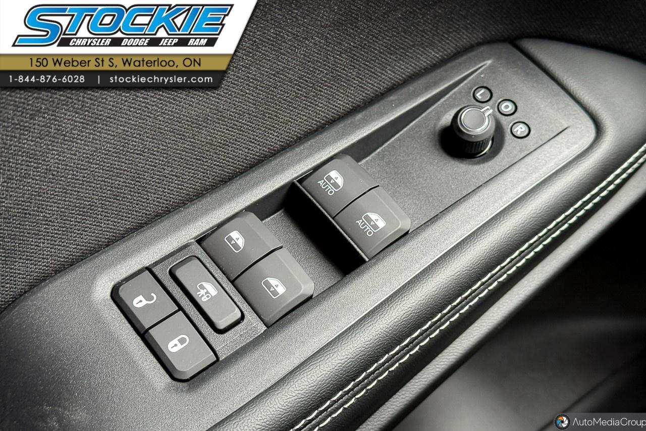 2026 Jeep Cherokee LAREDO 4x4 Photo