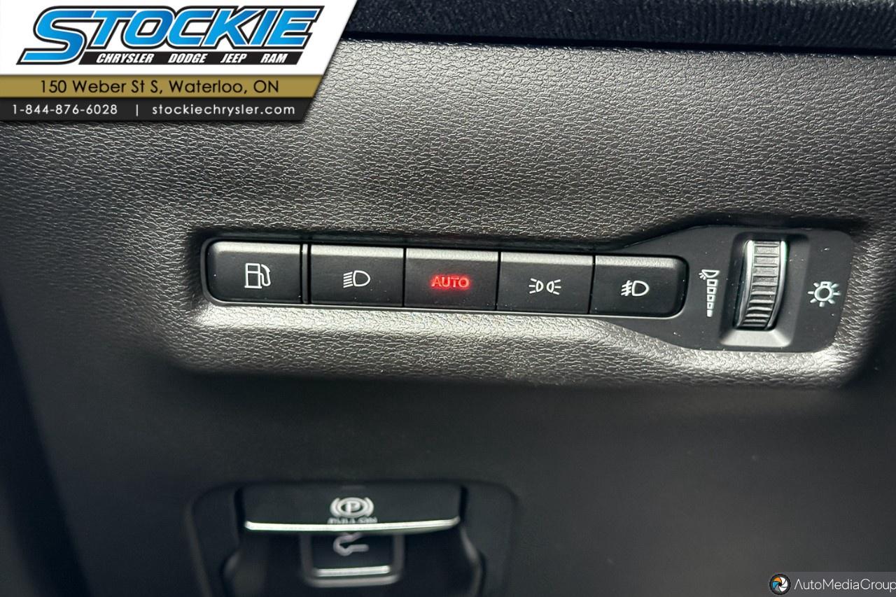 2026 Jeep Cherokee LAREDO 4x4 Photo