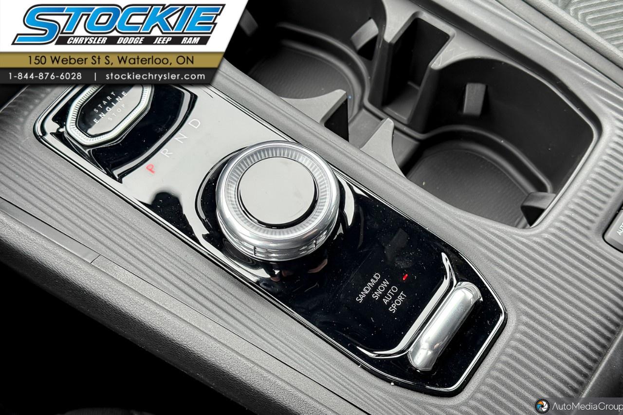 2026 Jeep Cherokee LAREDO 4x4 Photo
