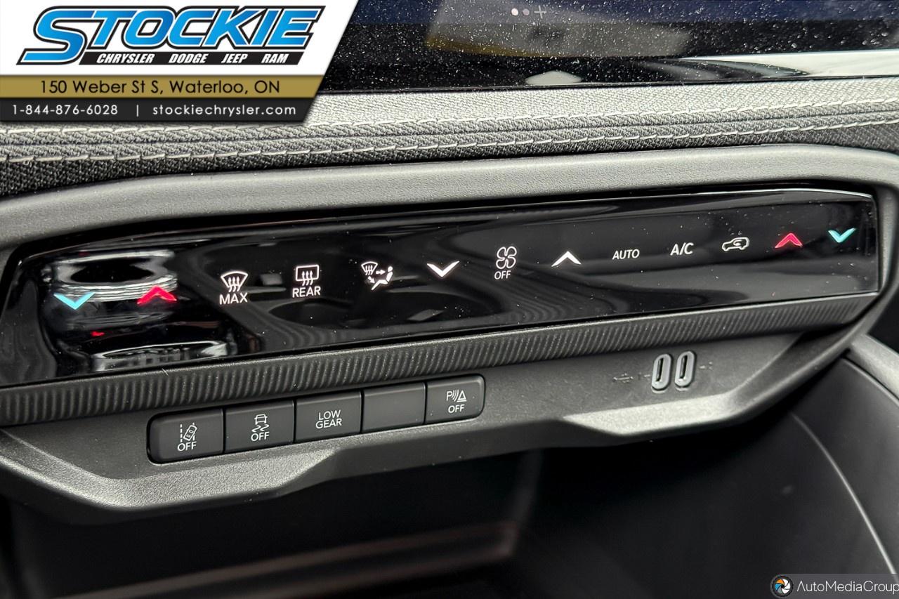 2026 Jeep Cherokee LAREDO 4x4 Photo