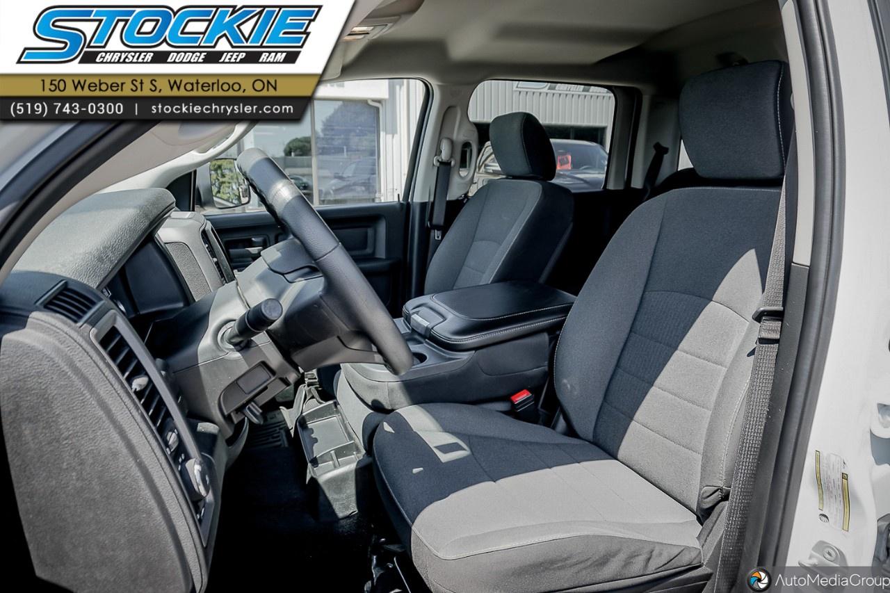 2022 RAM 1500 Classic EXPRESS 4X4 CREW CAB 5'7" BOX Photo