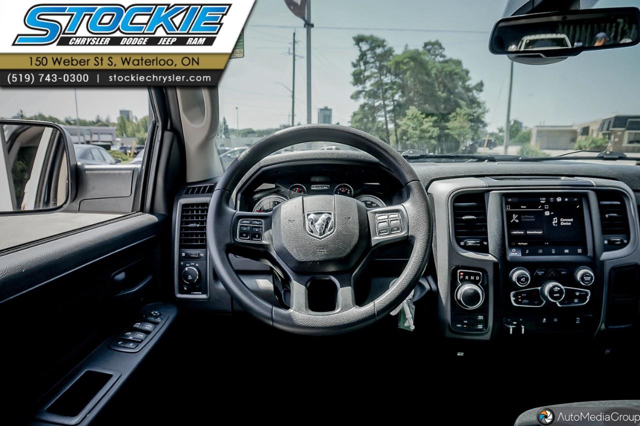 2022 RAM 1500 Classic EXPRESS 4X4 CREW CAB 5'7" BOX Photo