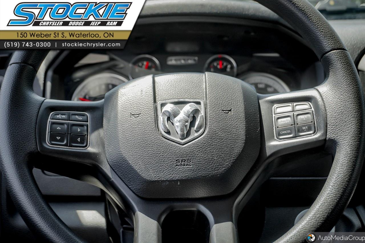 2022 RAM 1500 Classic EXPRESS 4X4 CREW CAB 5'7" BOX Photo