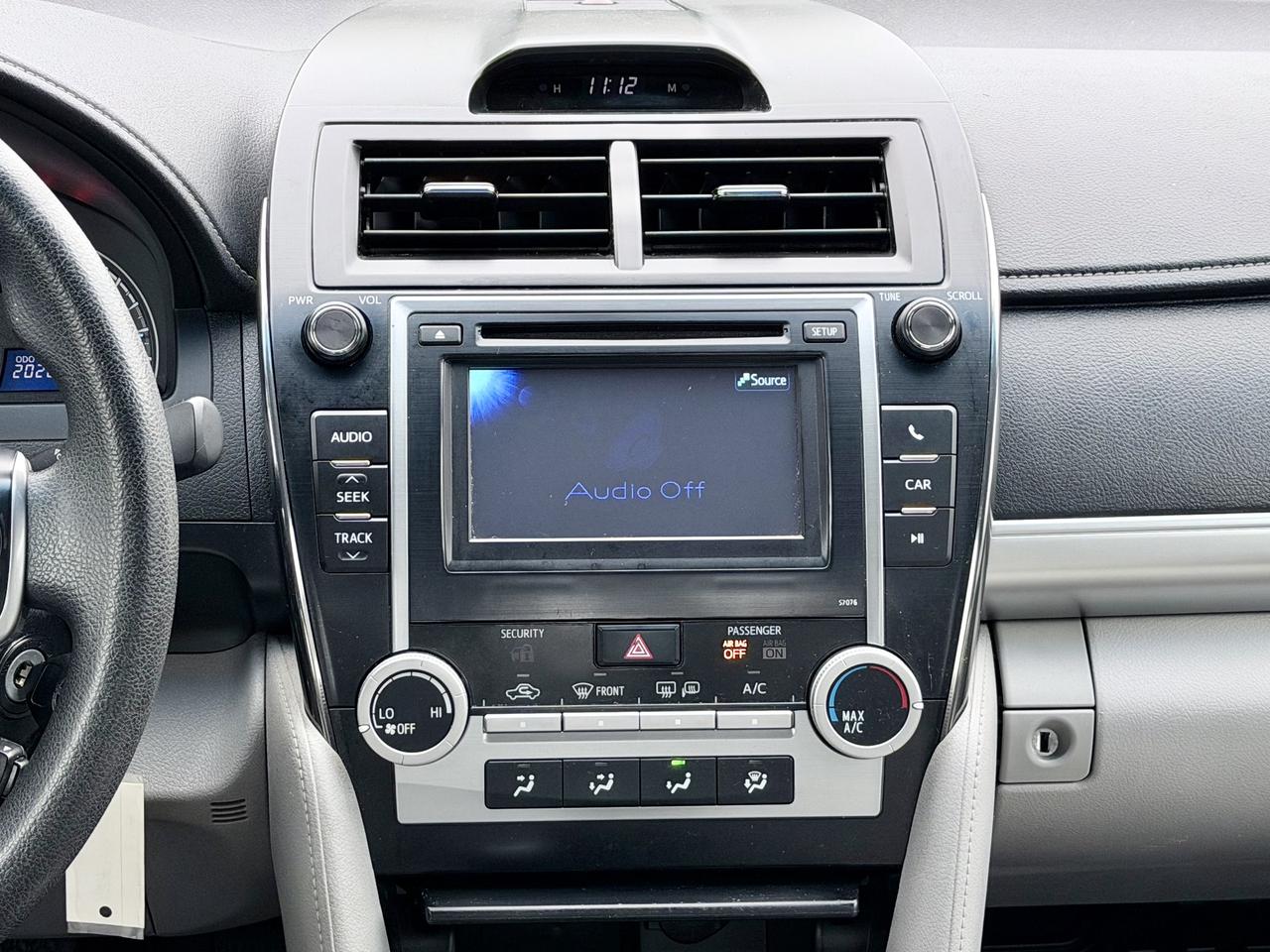 2014 Toyota Camry FINANCING AVAILABLE Photo14