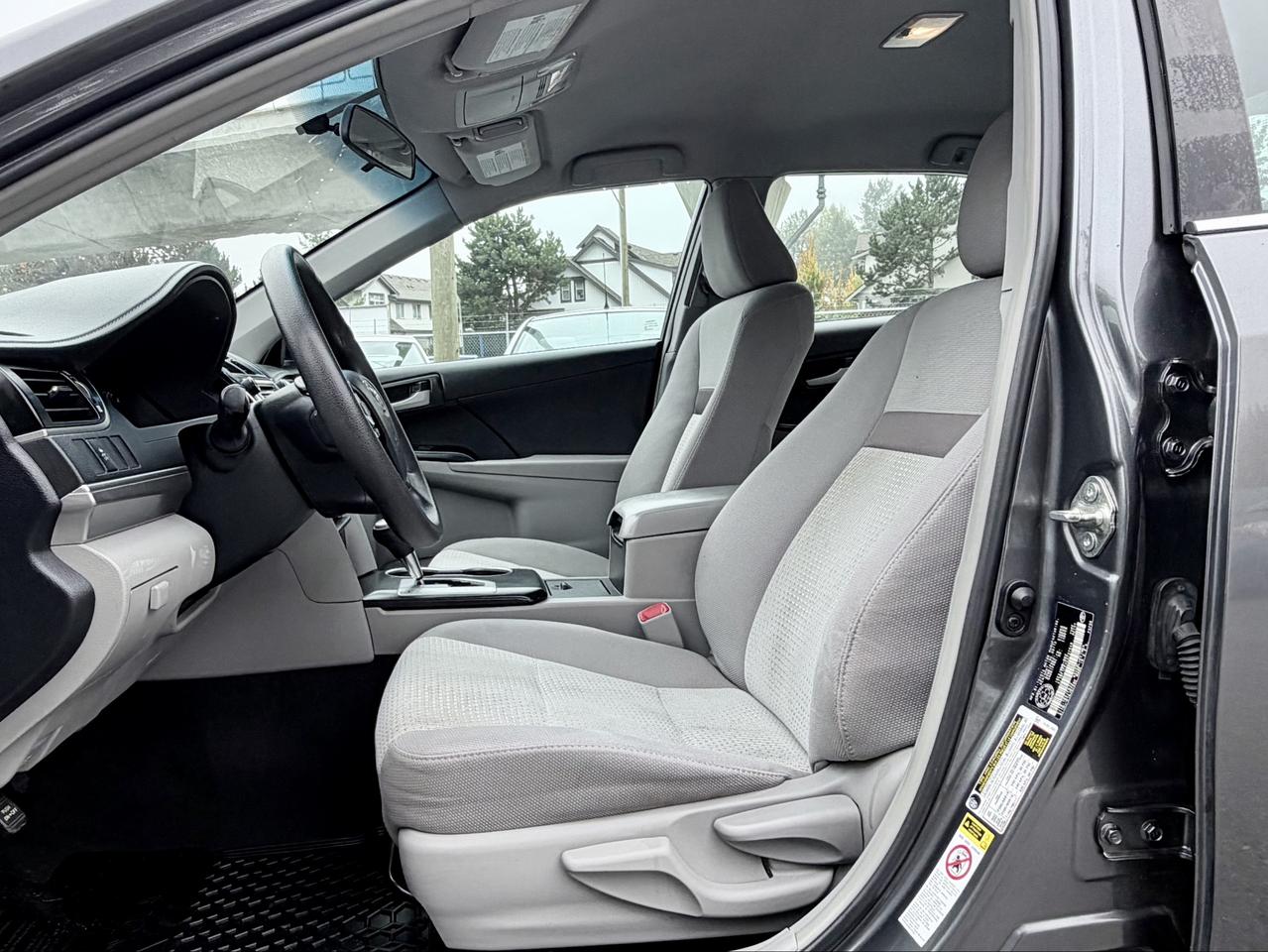 2014 Toyota Camry FINANCING AVAILABLE Photo10