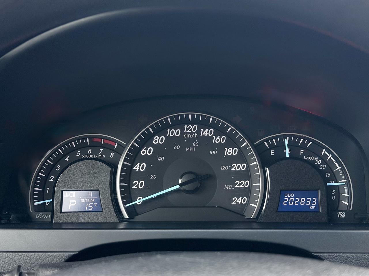 2014 Toyota Camry FINANCING AVAILABLE Photo12