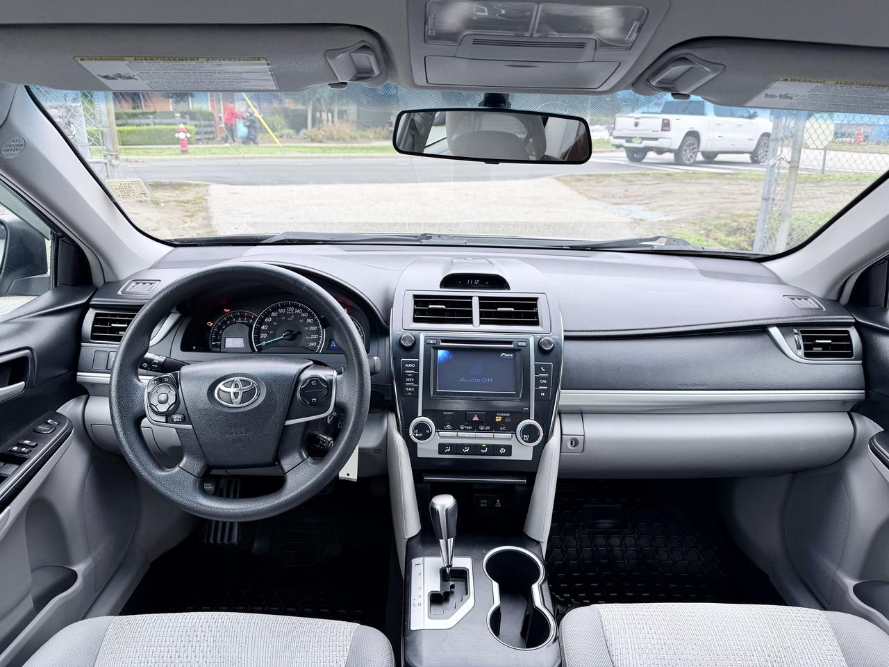 2014 Toyota Camry FINANCING AVAILABLE Photo11