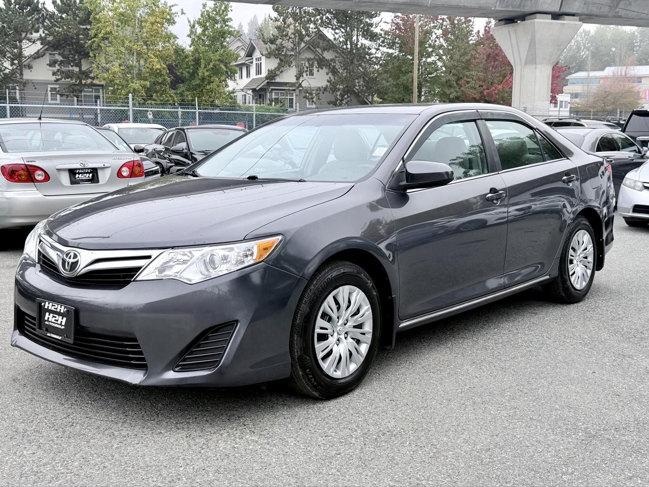 2014 Toyota Camry FINANCING AVAILABLE Photo2