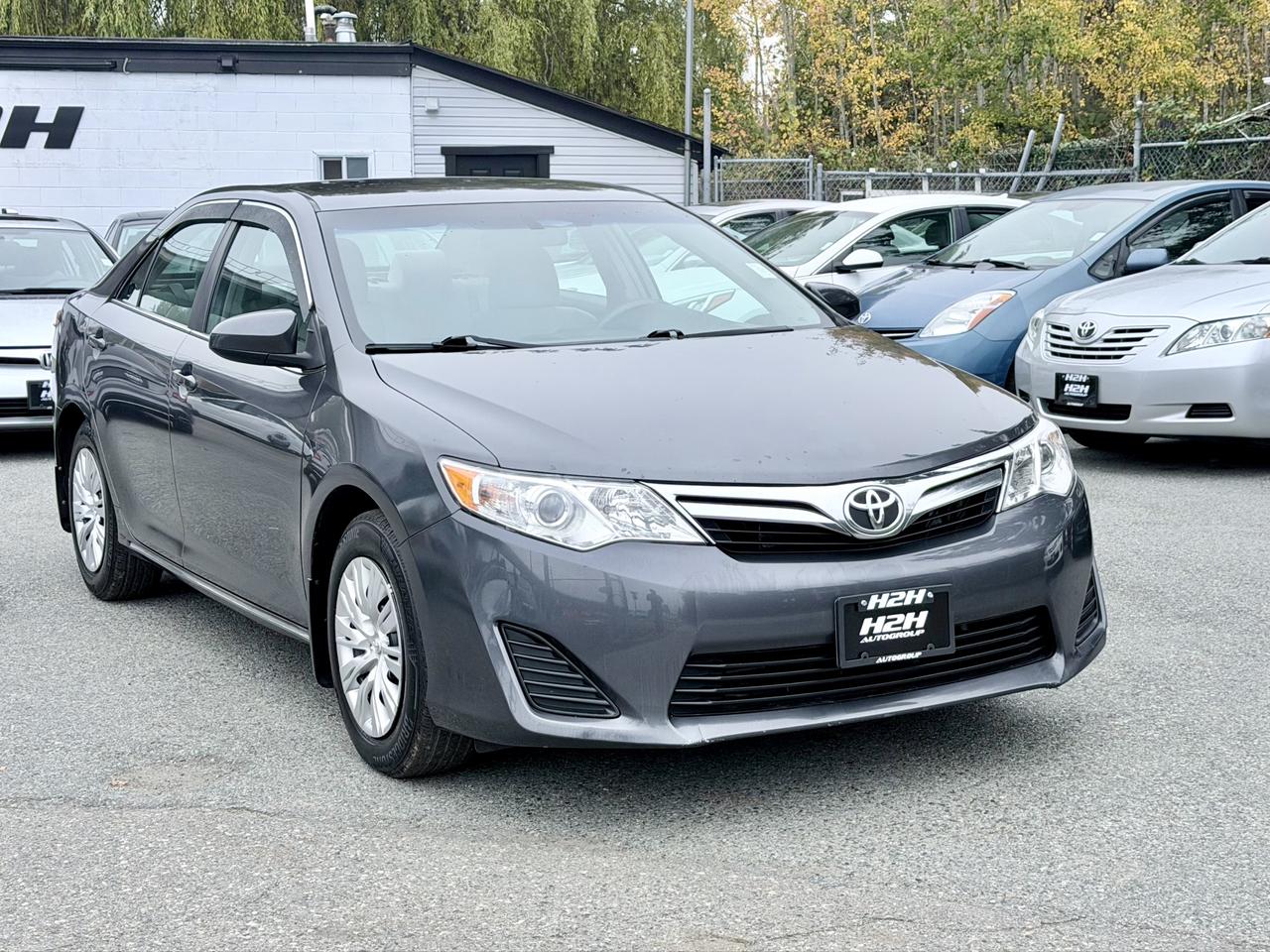 2014 Toyota Camry FINANCING AVAILABLE Photo4