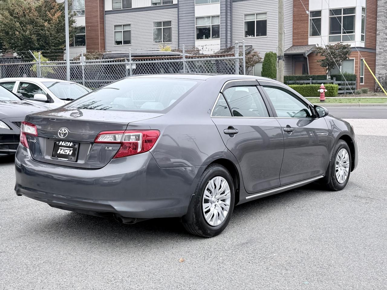 2014 Toyota Camry FINANCING AVAILABLE Photo6